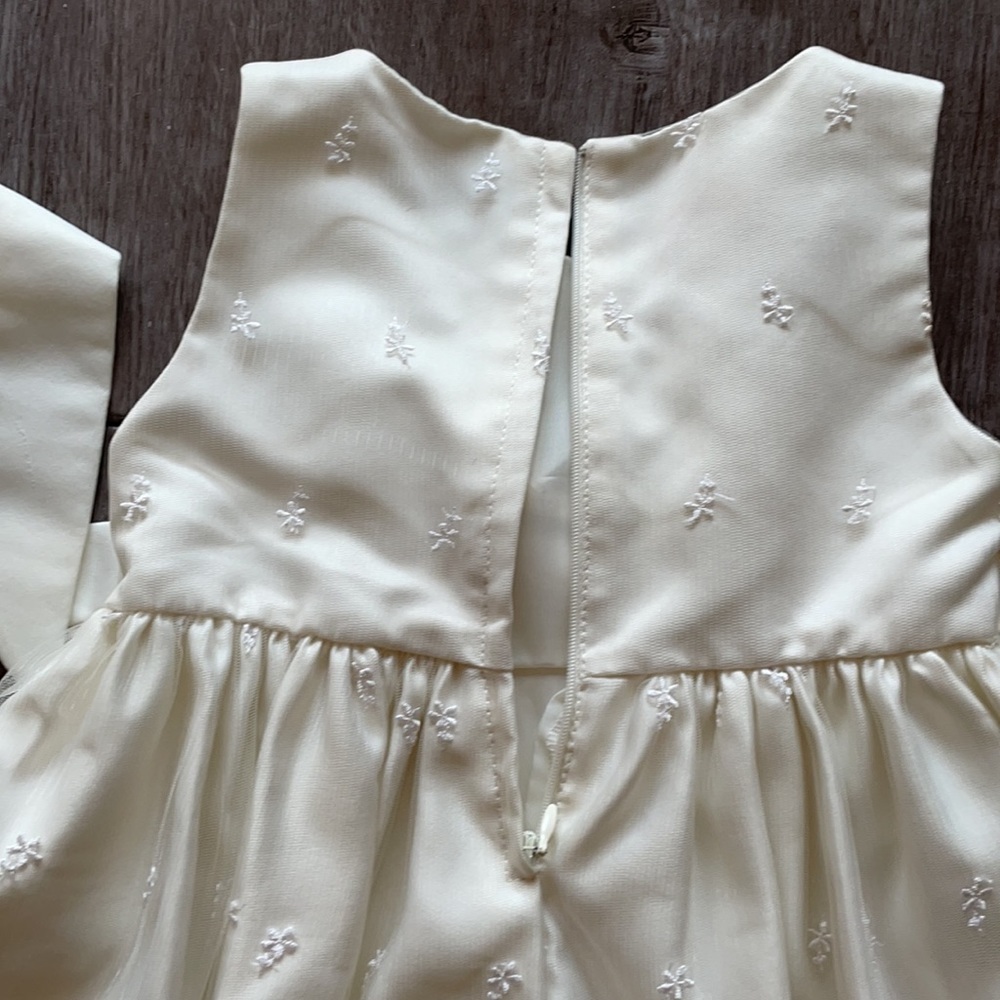 ❌SOLD❌ Princess Faith Girl’s Cream Ivory Front Bow Sleeveless Dress Size 4 - Picture 5 of 14